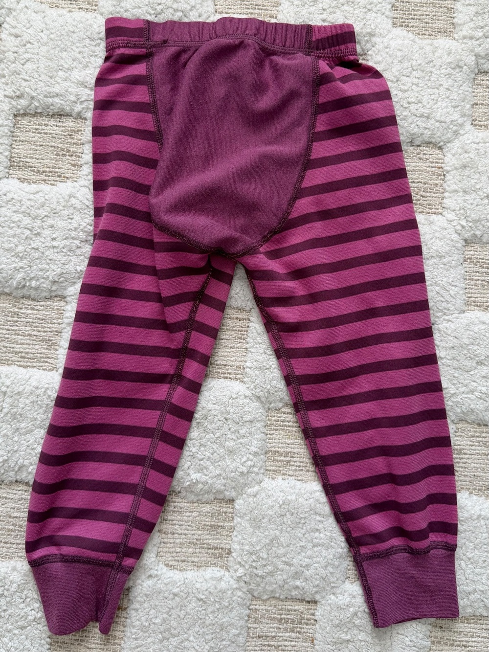 Patagonia Toddler Capilene Midweight Baselayer Set in Berry Pink - Picture 8 of 9